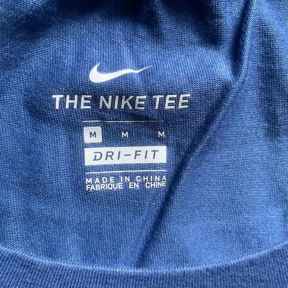 Nike Dri-Fit The Nike Tee - Picture 4 of 4